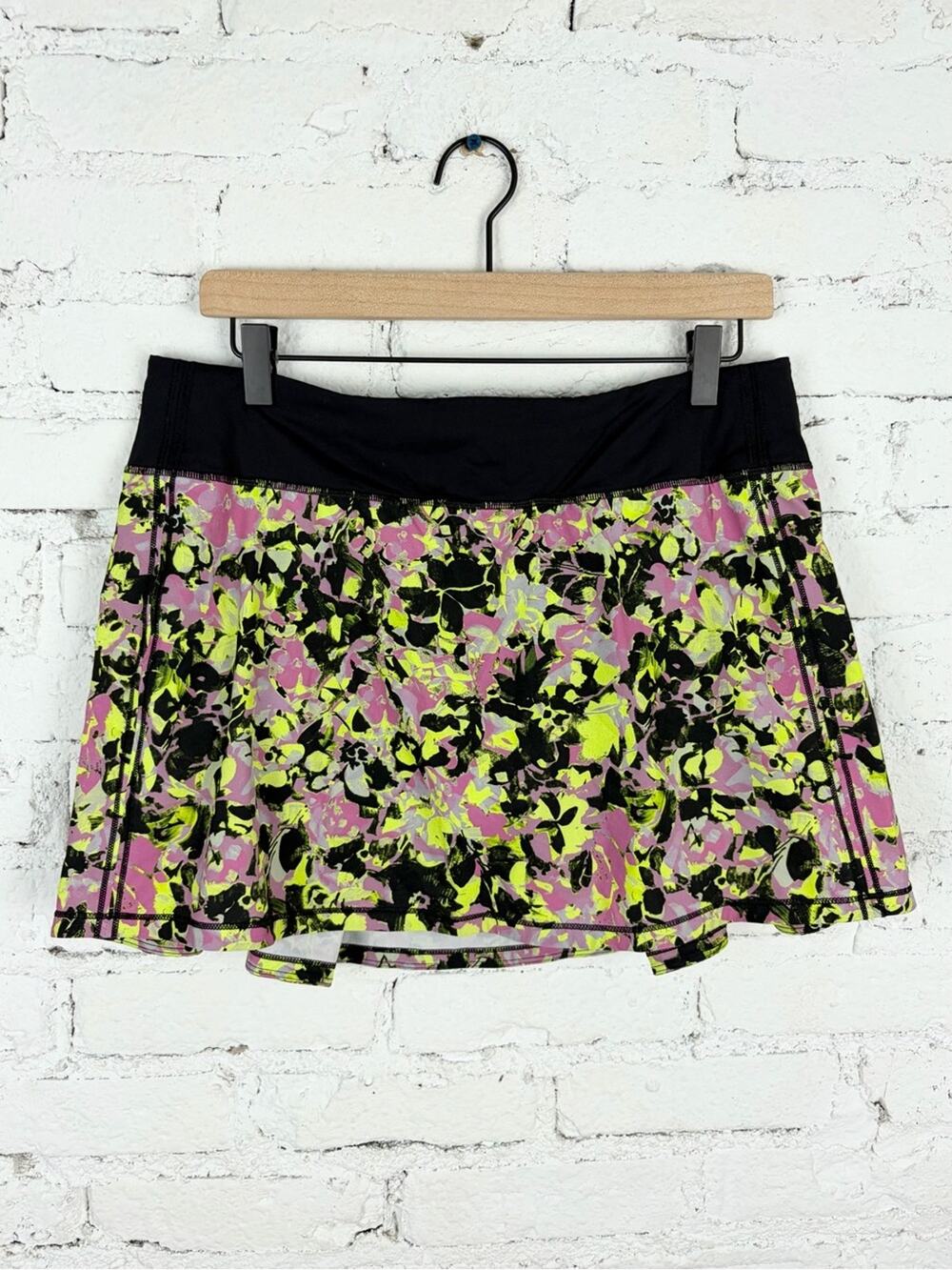 Lululemon Pace Rival Mid Rise Inflected Highlight Yellow Multi / Black Skirt 10